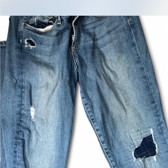 Trendy Ripped Blue Jeans - Picture 2 of 5